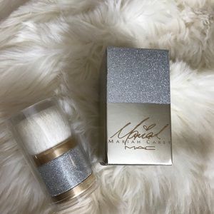 MARIAH CAREY X MAC buffing brush